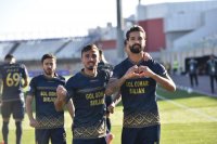 خلاصه بازی گل گهر 4 - سپاهان 2