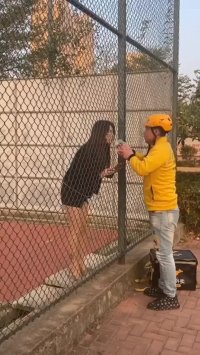 پیک غذای پر مسئولیت ... کلیپهای خنده دار اینستاگرام