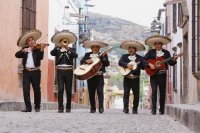 عجیب ترین شغلی که فقط در مکزیک وجود دارد!